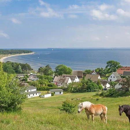 Strandnahe Rex Rugia Fewo: Seaside With Ahoi Experience